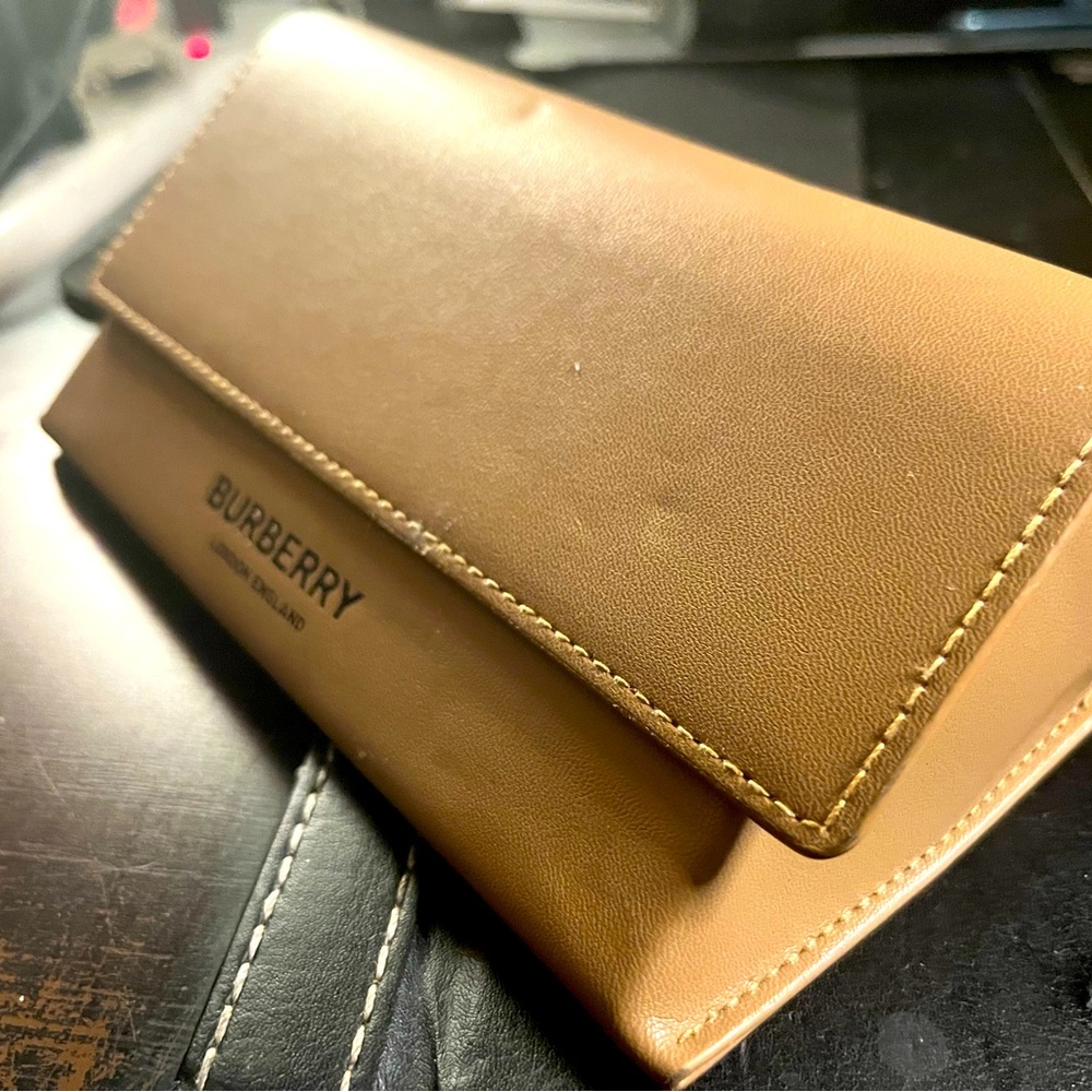 Burberry Sunglasses Case, premium authentic leather case only